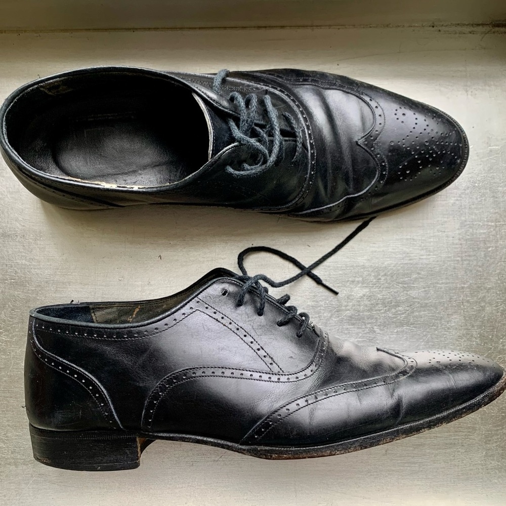 CHRISTIAN DIOR black patent leather dress shoes. Run small.